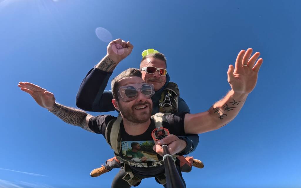 saut en tandem pour une occasion spéciale près de lyon